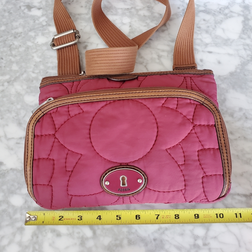 Fossil KeyPer Crossbody Quilted Purse Raspberry Adjustable Strap READ - Picture 8 of 9